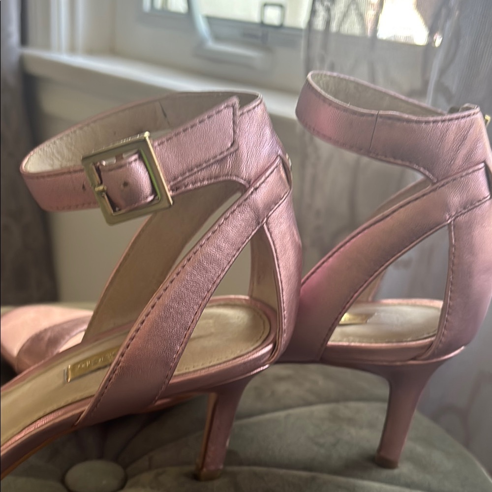 Elegant Pink Ankle Strap Sandals - Picture 3 of 8
